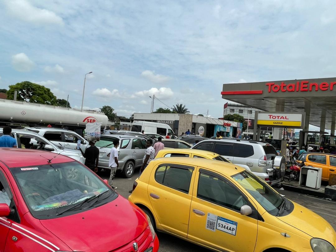 Penurie Carburant Kinshasa Kinshasa-Pénurie du carburant: De longues files d'attente des