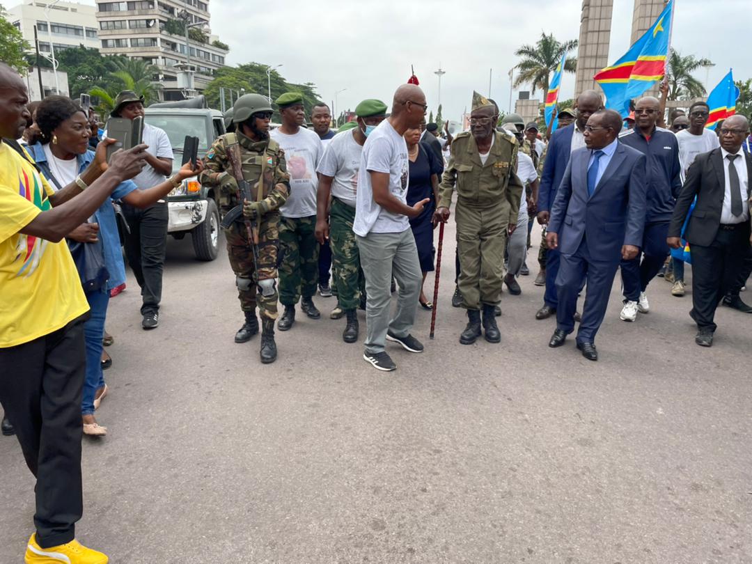 Haut-Katanga : Le ministre du plan Christian Mwando Nsimba reçoit le soutien des chefs coutumiers sur le projet de développement de 145 territoires
