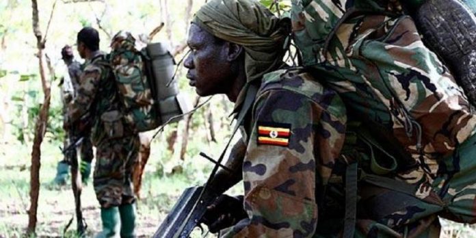 Nord-Kivu : Un soldat ougandais de deuxième classe tire 