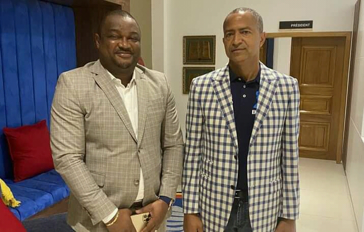 Réagissant à la motion de défiance initiée contre le ministre des transports Chérubin Okende, le secrétaire national en charge de la communication de "Ensemble pour la République" Laurent Onyemba a fait savoir que cette action conduira à la dissolution de l'Union Sacrée de la nation